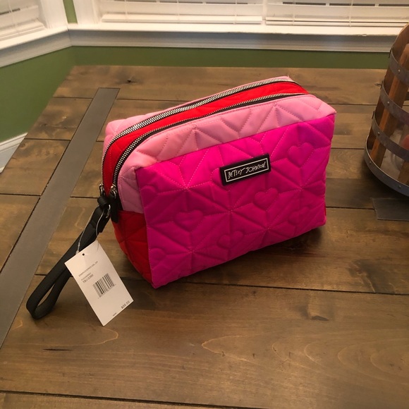 Betsey Johnson Travel Bag - Picture 16 of 16